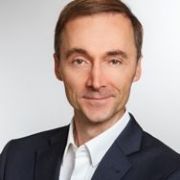 Dr. Oliver Bauer